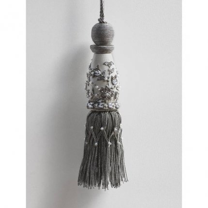 Ariel key tassel (1)