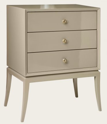MID0044 - SMALL CHEST WITH THREE DRAWERS & BRASS PULLS (4)