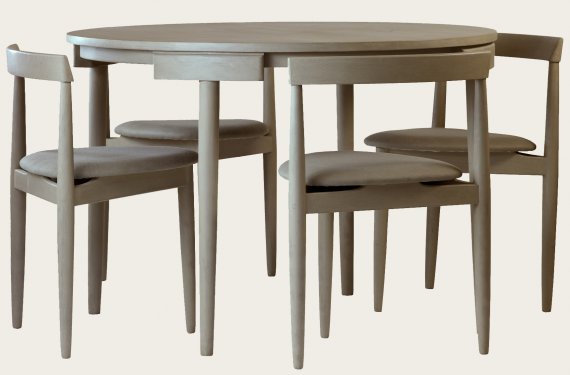 MID100 - ROUND TABLE WITH FOUR CHAIRS (THREE LEGS) (2)