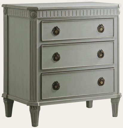 GUS046 - COMMODE WITH FLUTED CARVING SMALL (1)